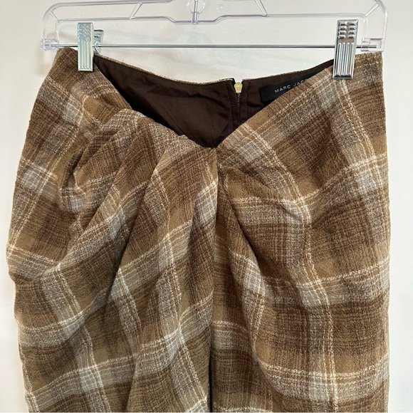Marc Jacobs Plaid Print Knee-Length Wool Skirt (size 6) - Picture 5 of 10